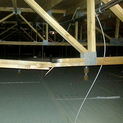 signs of roof truss failure